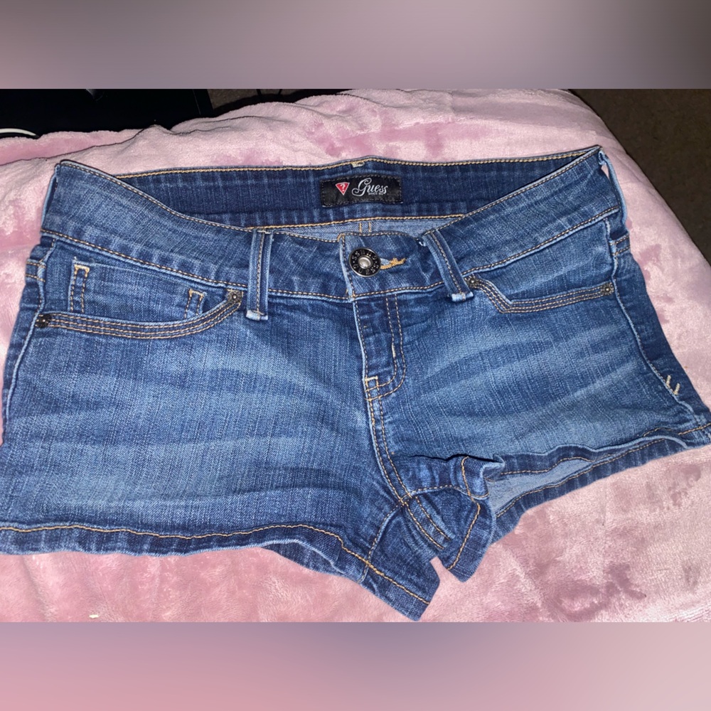 Woman’s guess jean shorts
